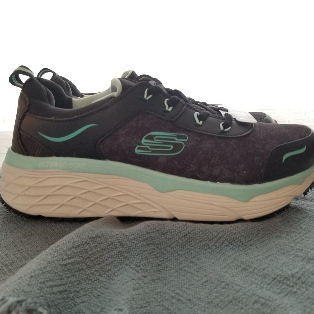 NWOT skechers air cooled work shoes